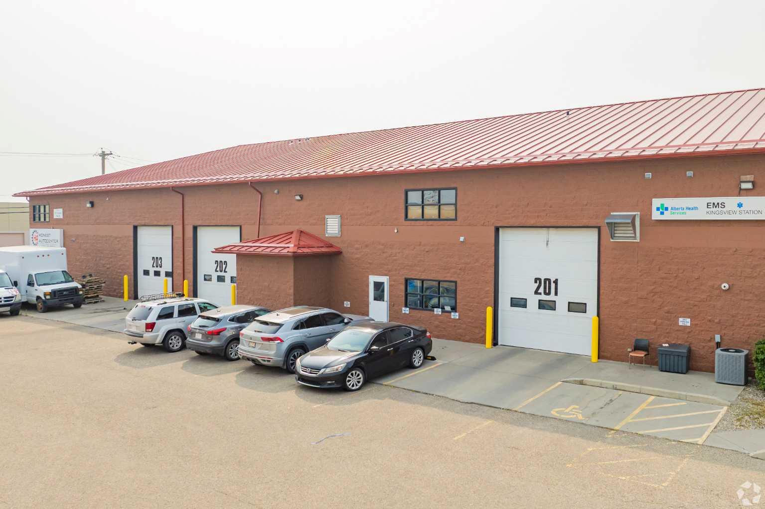 541 Kingsview Way 203