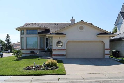 Photo of 15 Hampshire Close NW, Calgary, AB T3A 4X9 (MLS # A2252395) Photo of 15 Hampshire Close NW, Calgary, AB T3A 4X9 (MLS # A2252395)