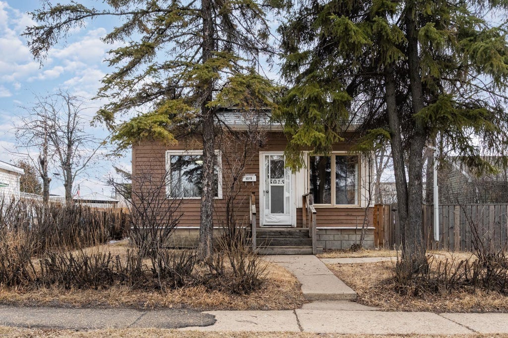 Photo of 5015 52A Street, Camrose, AB T4V 3Y7 (MLS # A2348832)