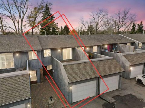 803 Varsity Estates Drive NW 8 Calgary AB T3B 4W5