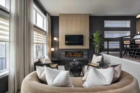 178 Mitchell Road NW Calgary AB T3R 2G6