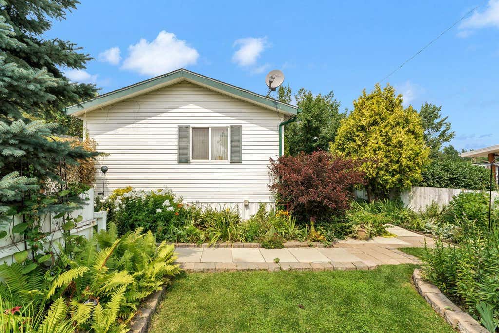 Photo of 138 Foster Street, Seven Persons, AB T0K 1Z0 (MLS # A2336778)
