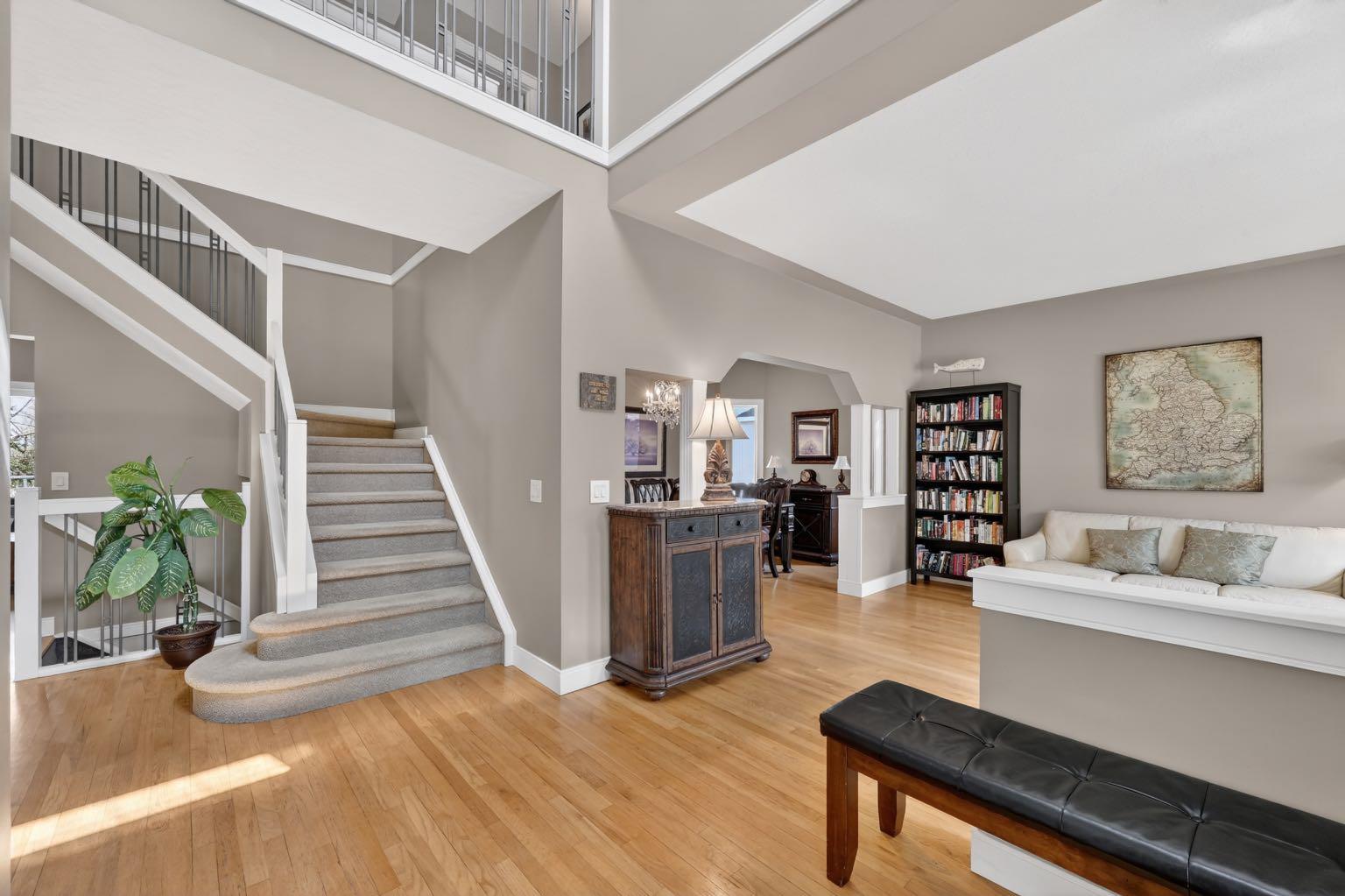 222 Diamond Drive SE
