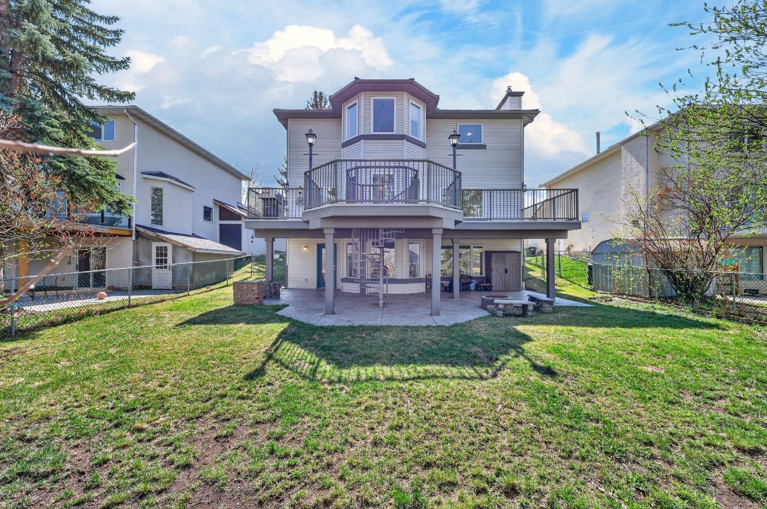 222 Diamond Drive SE