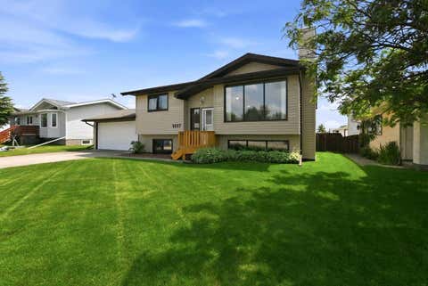 Photo of 5227 55 Avenue, Eckville, AB T0M 0X0 (MLS # A2325607)