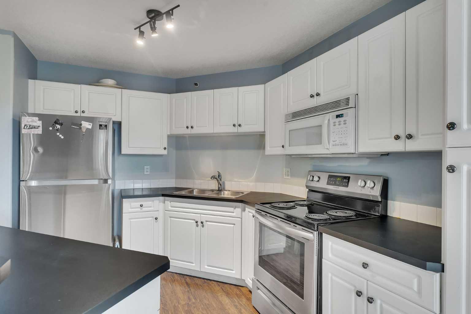 1307 Valleyview Park SE 307