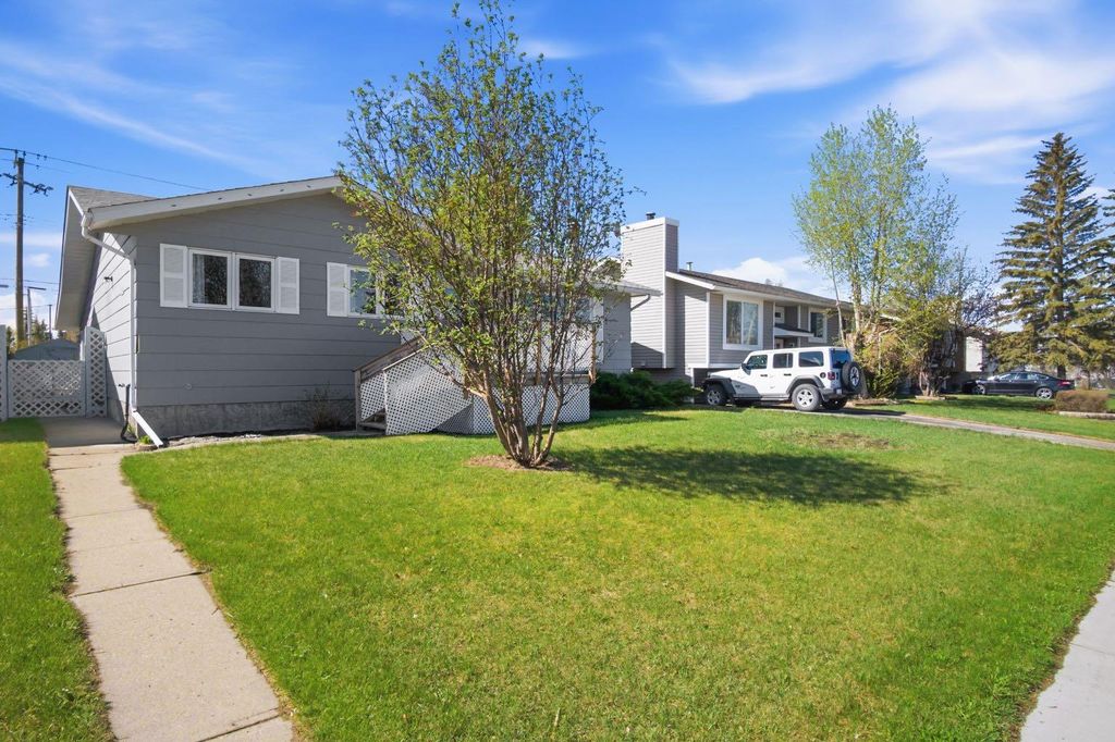 Photo of 4525 Shannon Drive, Olds, AB T4H 1C1 (MLS # A2310244)