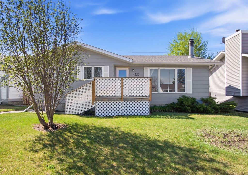 Photo of 4525 Shannon Drive, Olds, AB T4H 1C1 (MLS # A2310244)