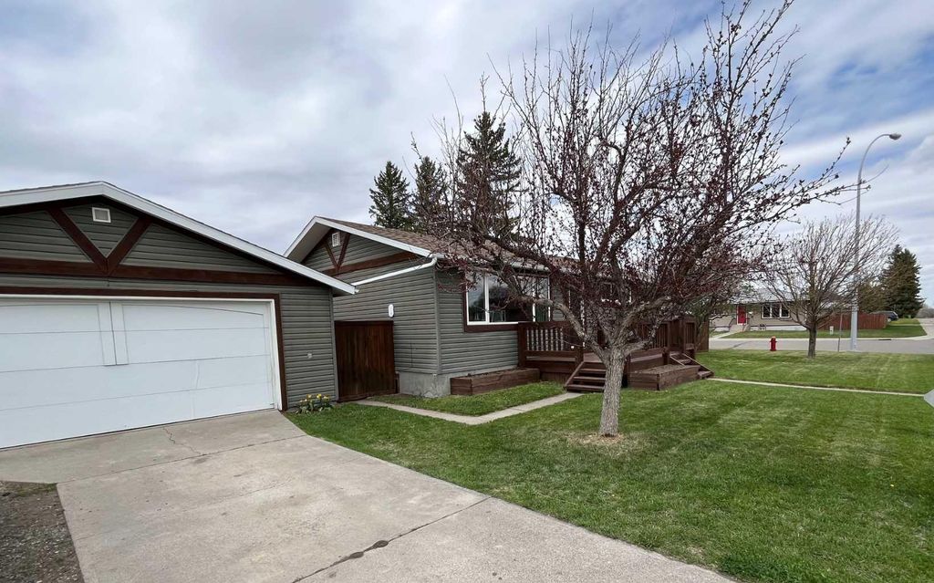 Photo of 2619 5 Avenue, Fort Macleod, AB T0L 0Z0 (MLS # A2308184)