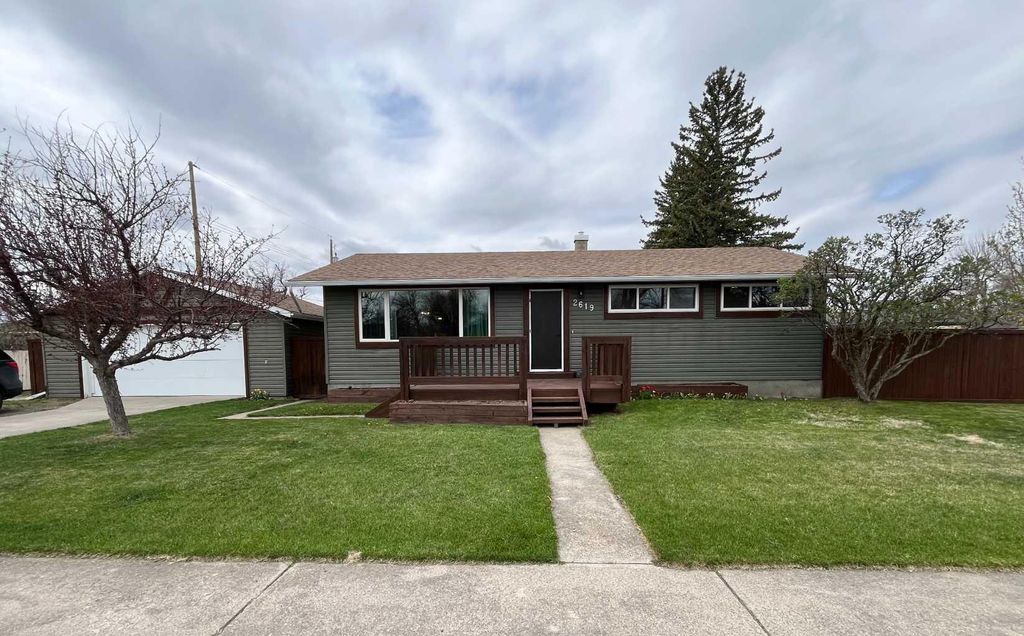 Photo of 2619 5 Avenue, Fort Macleod, AB T0L 0Z0 (MLS # A2308184)