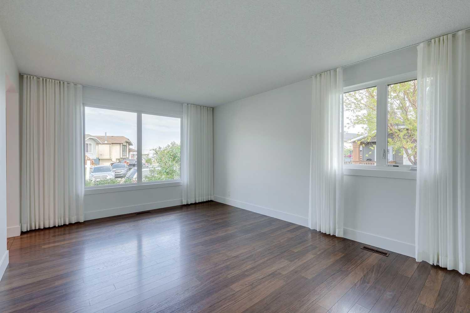 23 Erin Grove Court SE