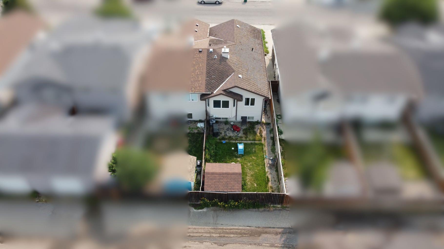 332 Lynx Crescent N
