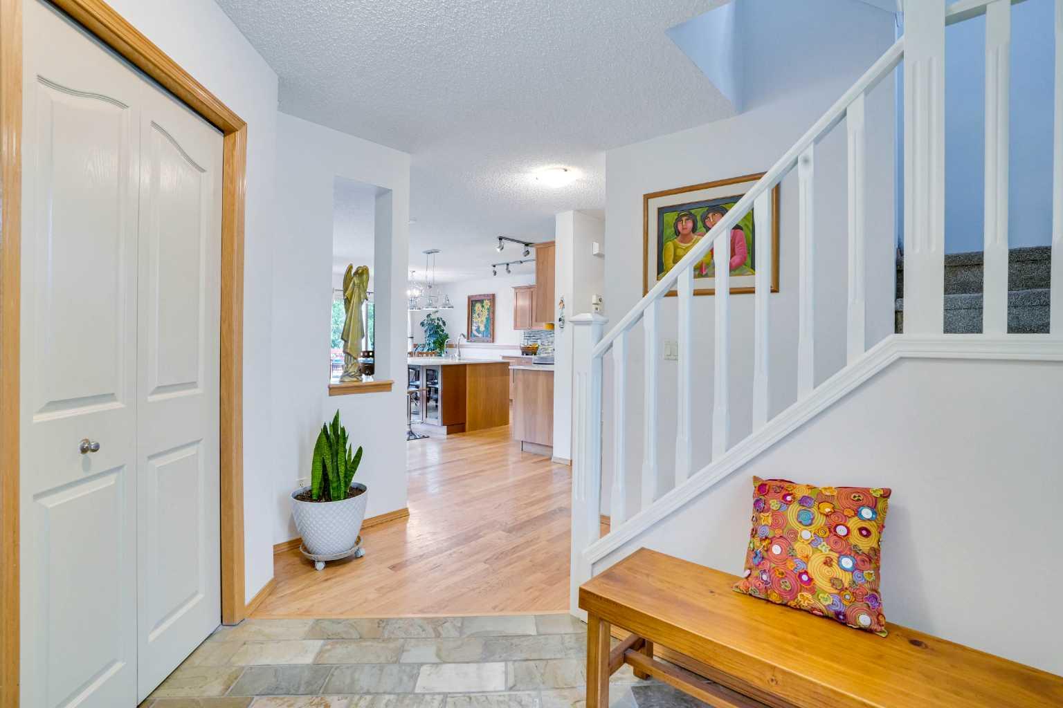 31 Cougarstone Park SW