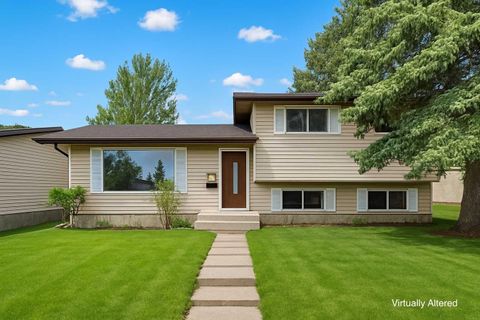 107 Silver Brook Drive NW Calgary AB T3B 3H6