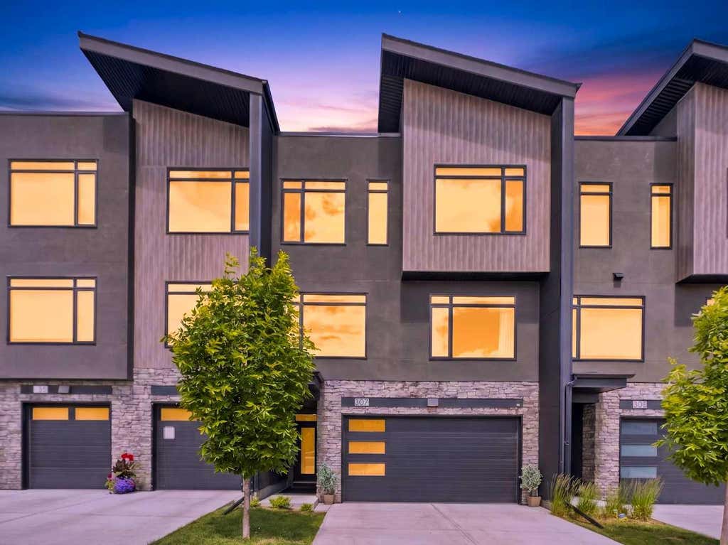 Photo of 307 Royal Elm Road NW, Calgary, AB T3G 0G8 (MLS # A2328777)
