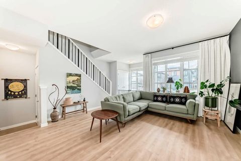 Photo of 19 Rowley Common NW, Calgary, AB T3L 0G4 (MLS # A2303482)