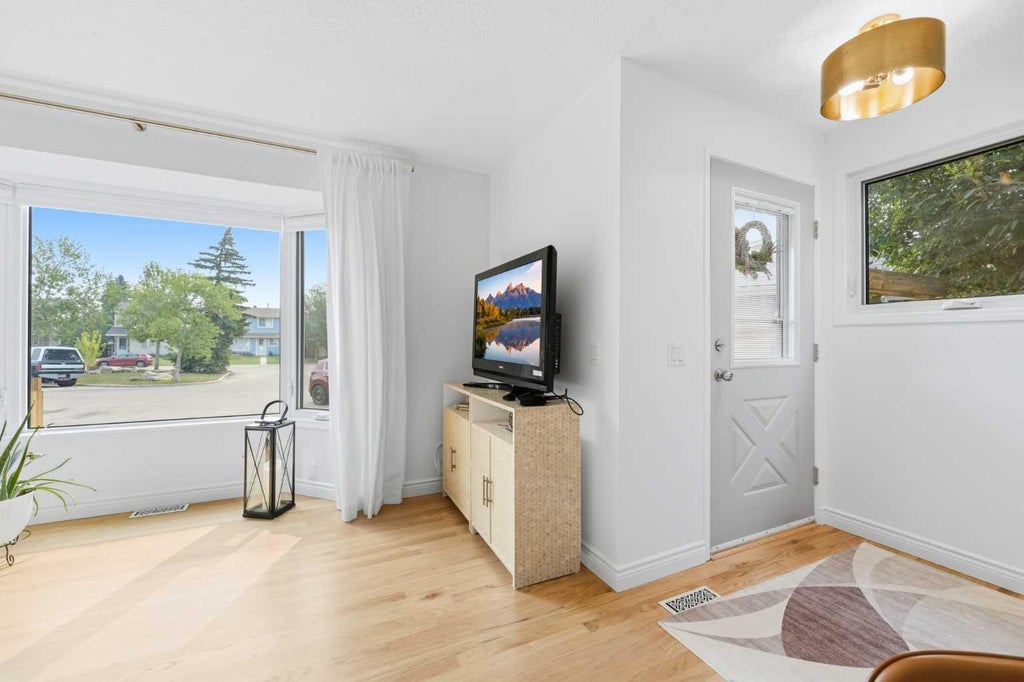Photo of 224 Erin Dale Place SE, Calgary, AB T2B 2R7 (MLS # A2343769)