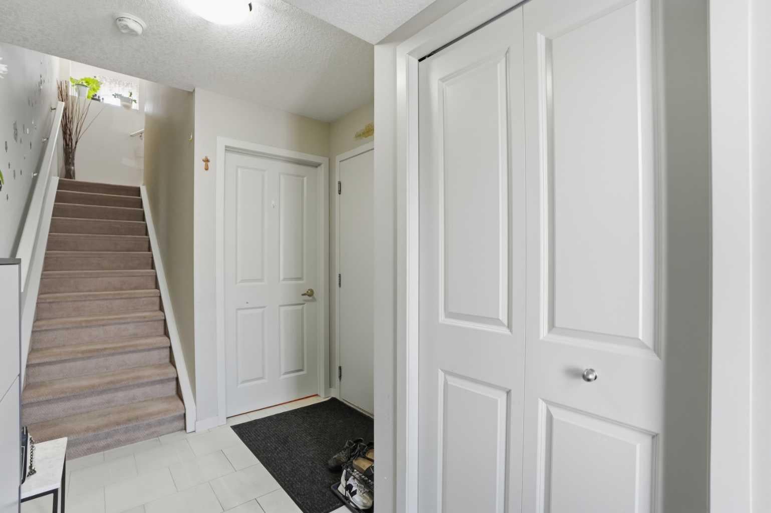 227 Copperpond Row SE