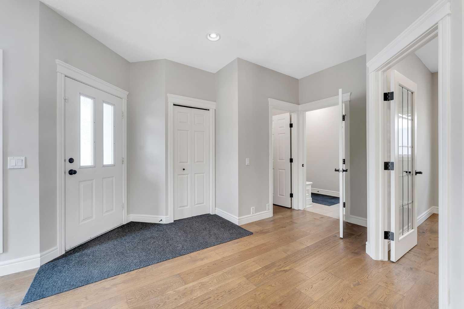 202 Coral Reef Manor NE