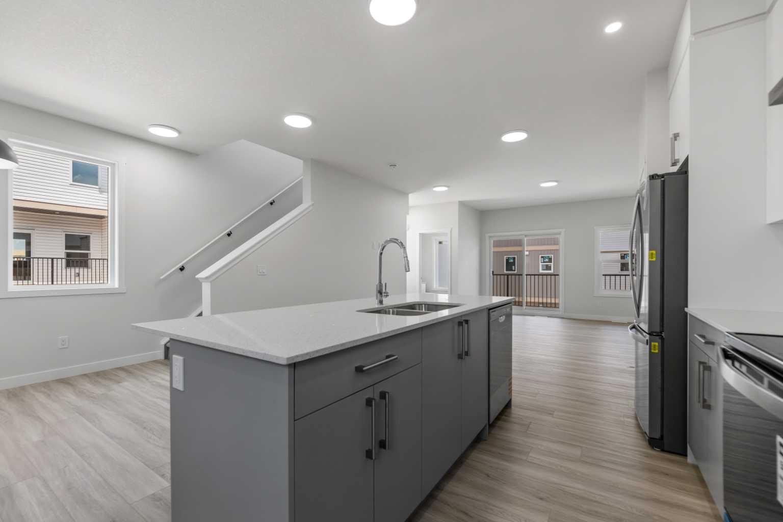 90 Corner Meadows Manor NE 803