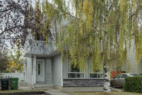152 Sandstone Road NW Calgary AB T3K 2X9