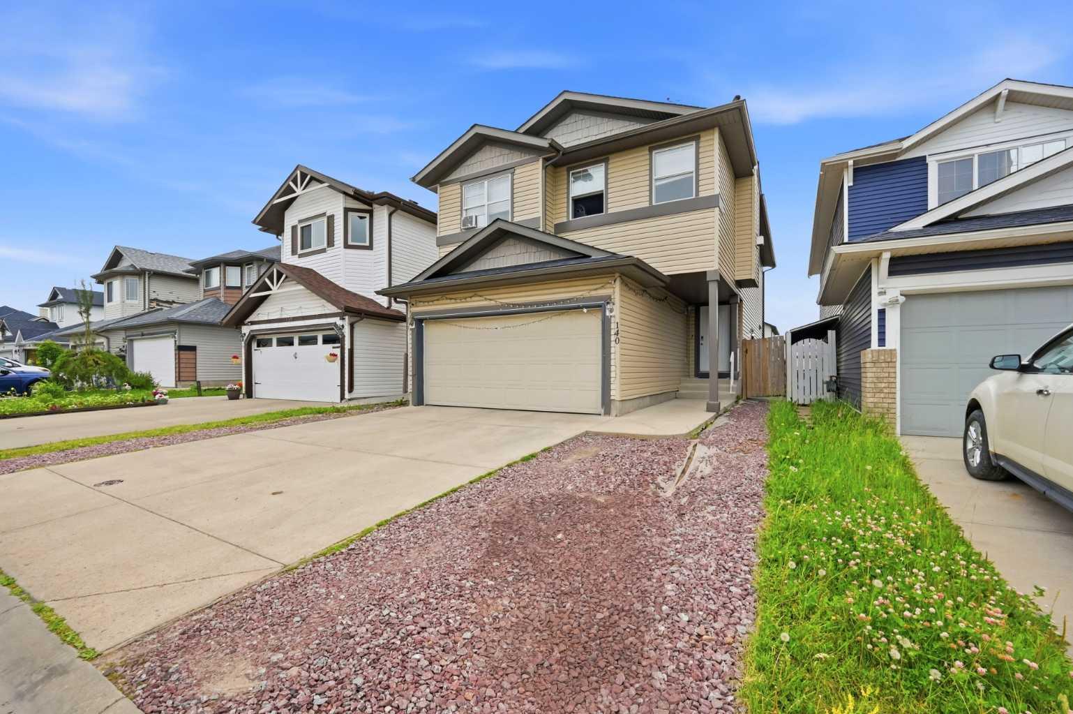 140 Tarawood Grove NE
