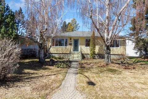 Photo of 3207 25 Street SW, Calgary, AB T3E 1Y3 (MLS # A2303953)