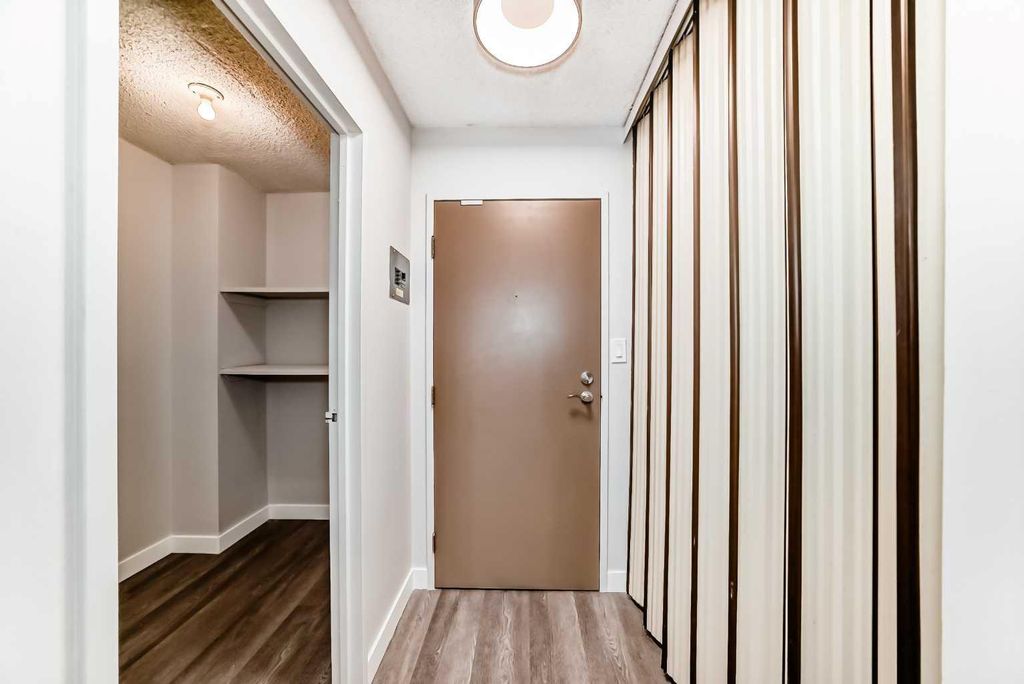 Photo of 340 14 Avenue SW #401, Calgary, AB T2R 1H4 (MLS # A2301349)