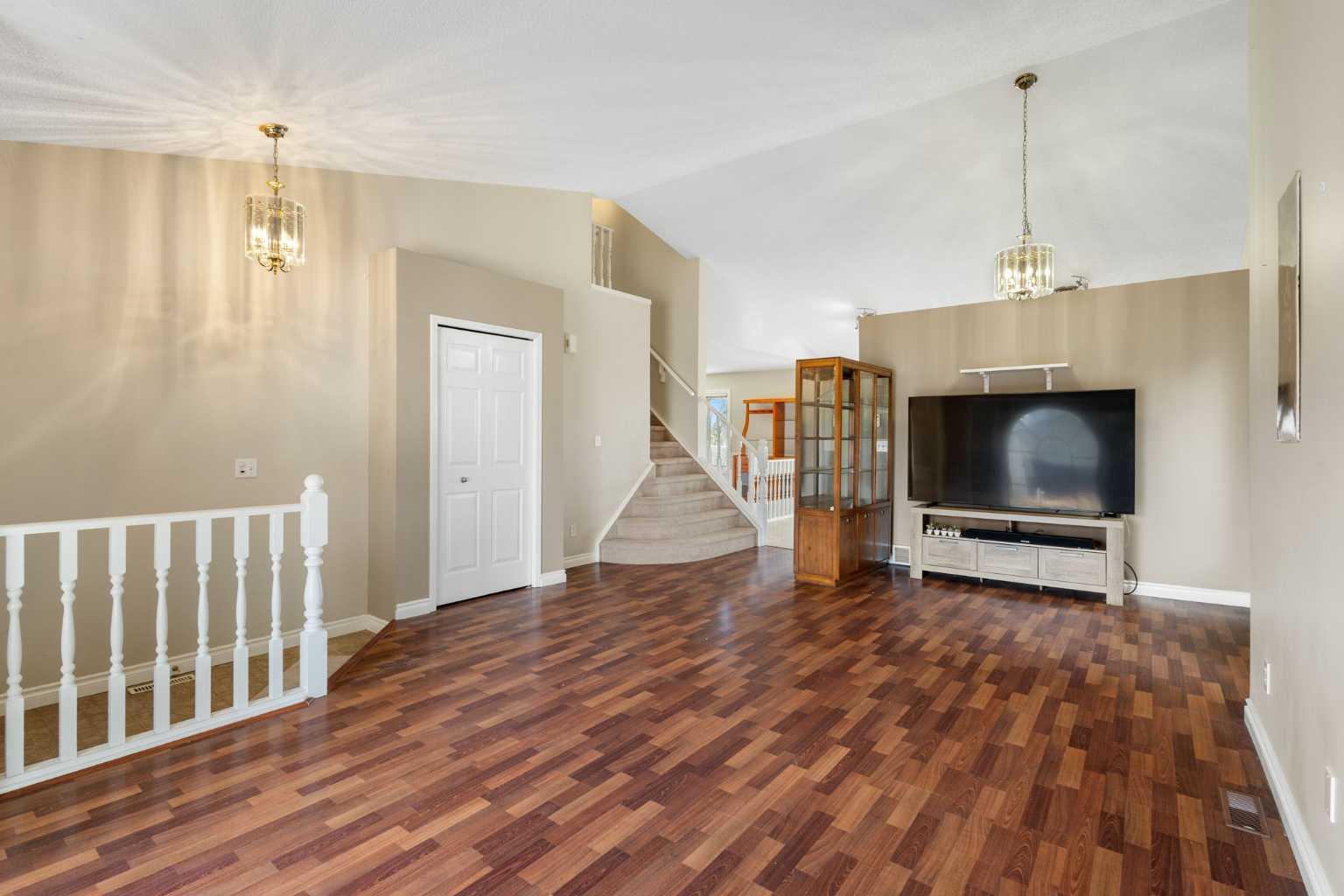 103 Riverside Way SE