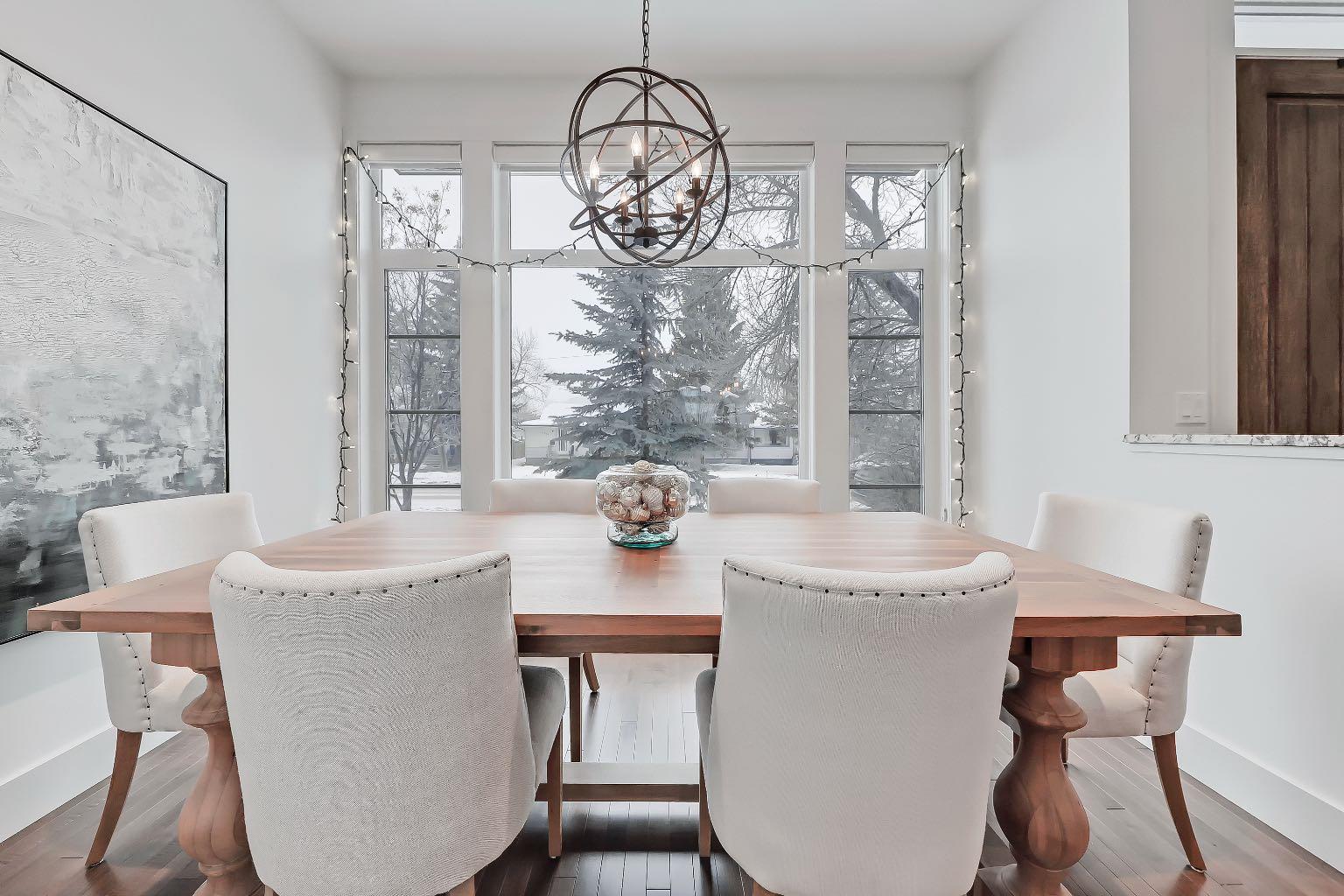 1229 Regal Crescent NE