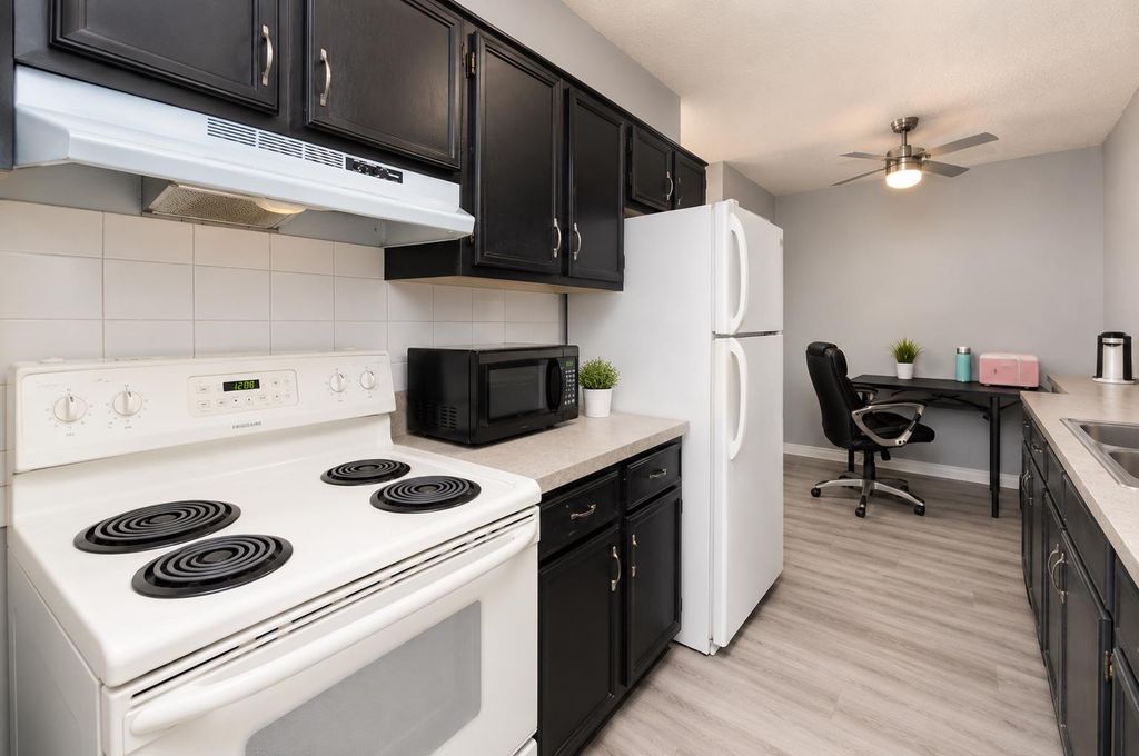 Photo of 5812 61 Street #303, Red Deer, AB T4N 6H4 (MLS # A2313823)