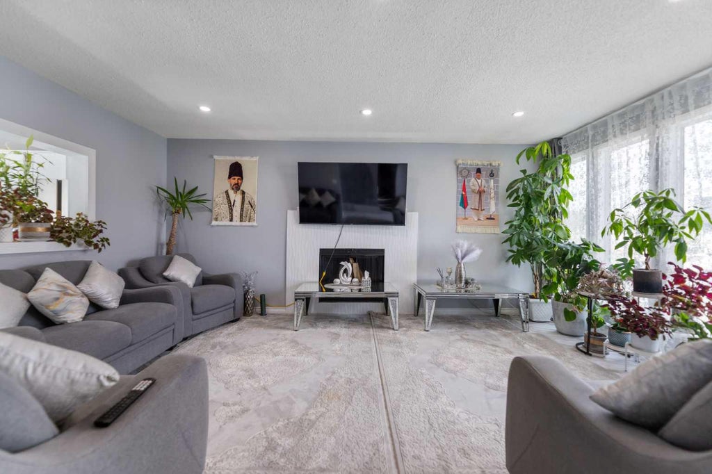 Photo of 35 Templemont Drive NE, Calgary, AB T1Y 4Z5 (MLS # A2344822)