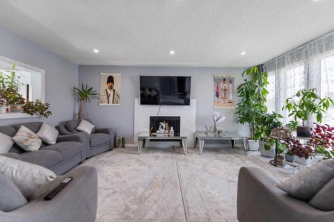 Photo of 35 Templemont Drive NE, Calgary, AB T1Y 4Z5 (MLS # A2344822)