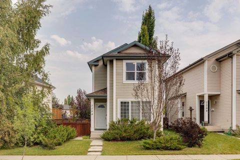 7204 Sierra Morena Boulevard SW Calgary AB T3H 3G5