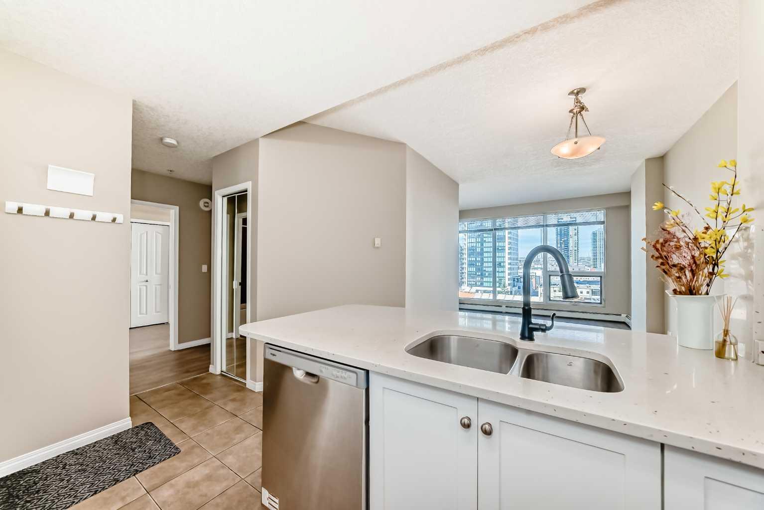 1053 10 Street SW 707