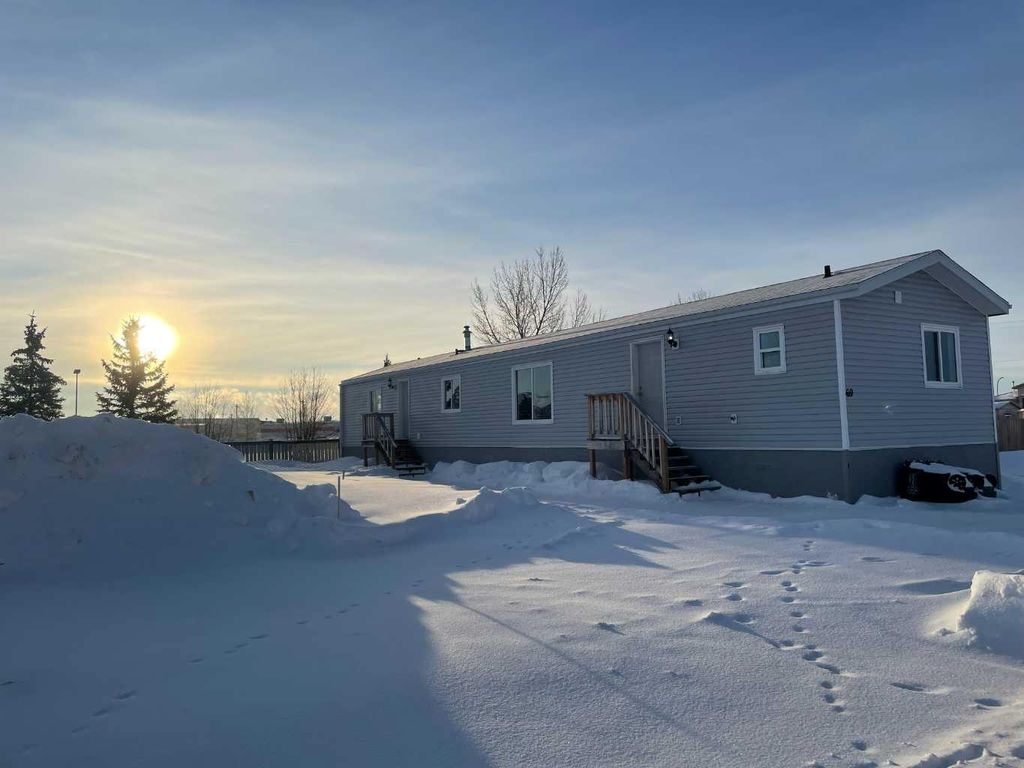Photo of Deerglen Mobile Home Park #69, High Level, AB T0H 1Z0 (MLS # A2283481)