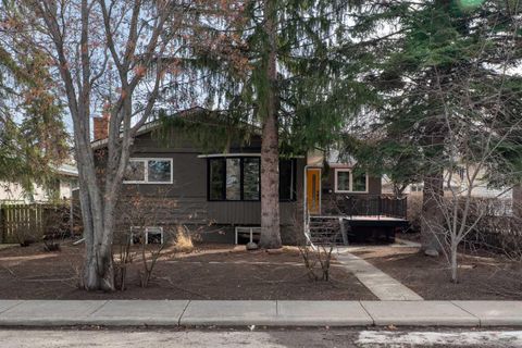 Photo of 2507 Chicoutimi Drive NW, Calgary, AB T2L 0W4 (MLS # A2301982)