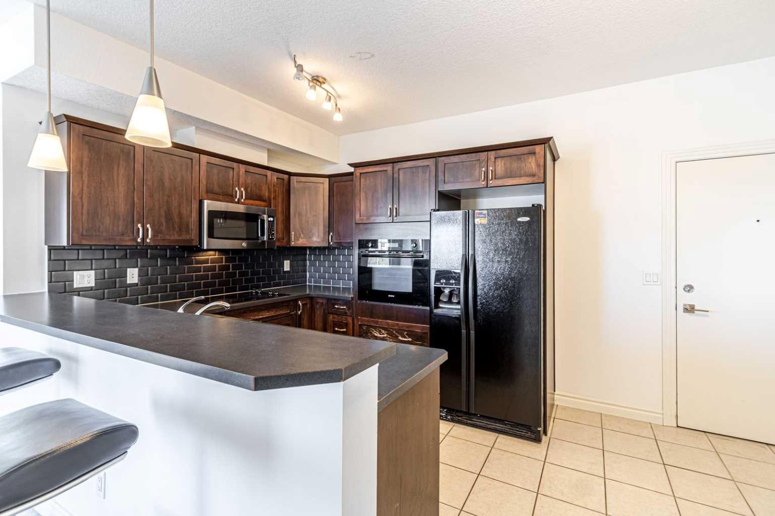 60 Royal Oak Plaza NW 434