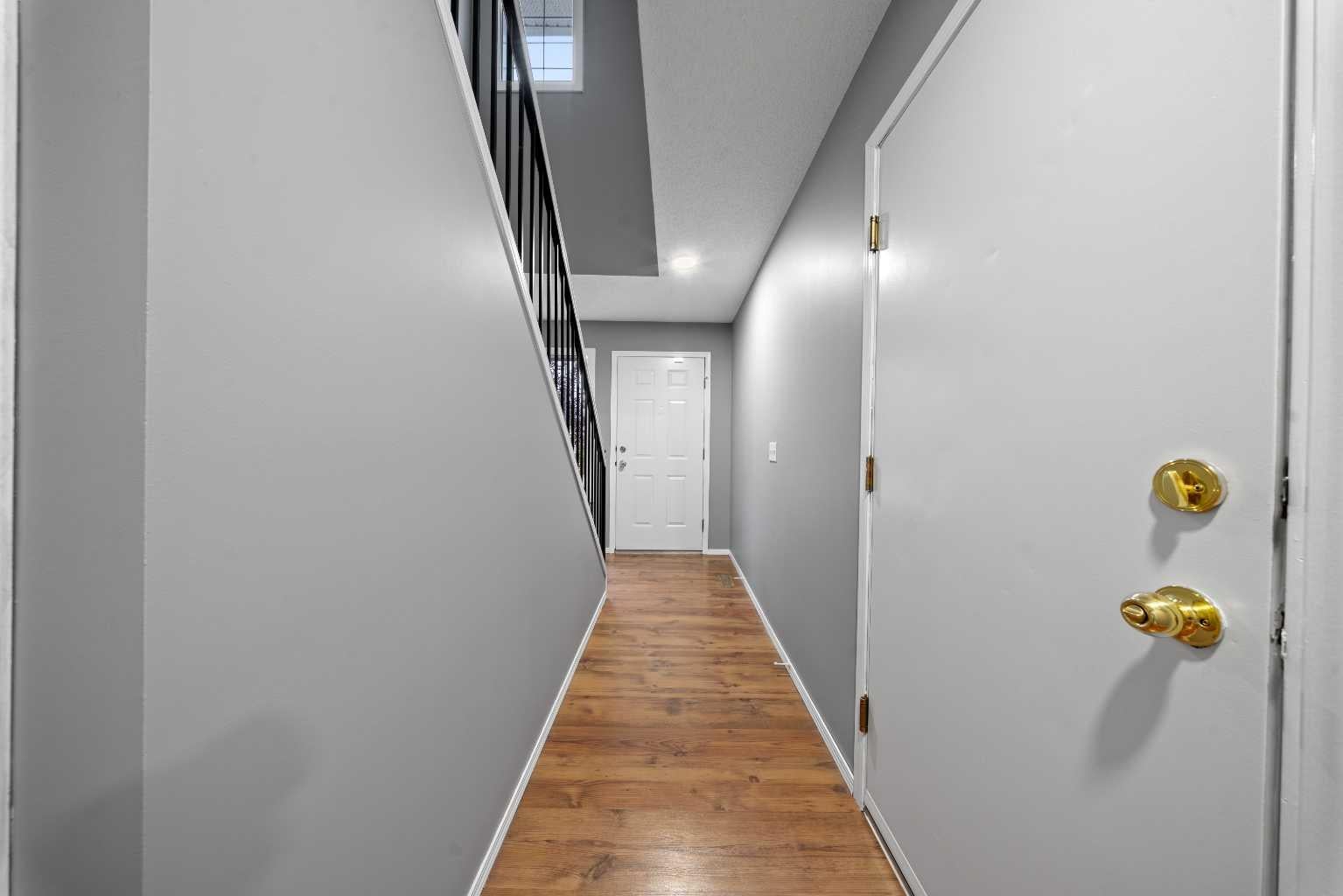 13 Country Hills Rise NW