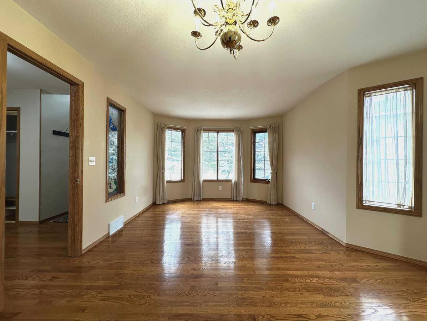 59 Edgebrook Circle NW