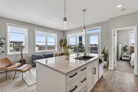 Photo of 80 Greenbriar Place NW #1402, Calgary, AB T3B 6J4 (MLS # A2292126)