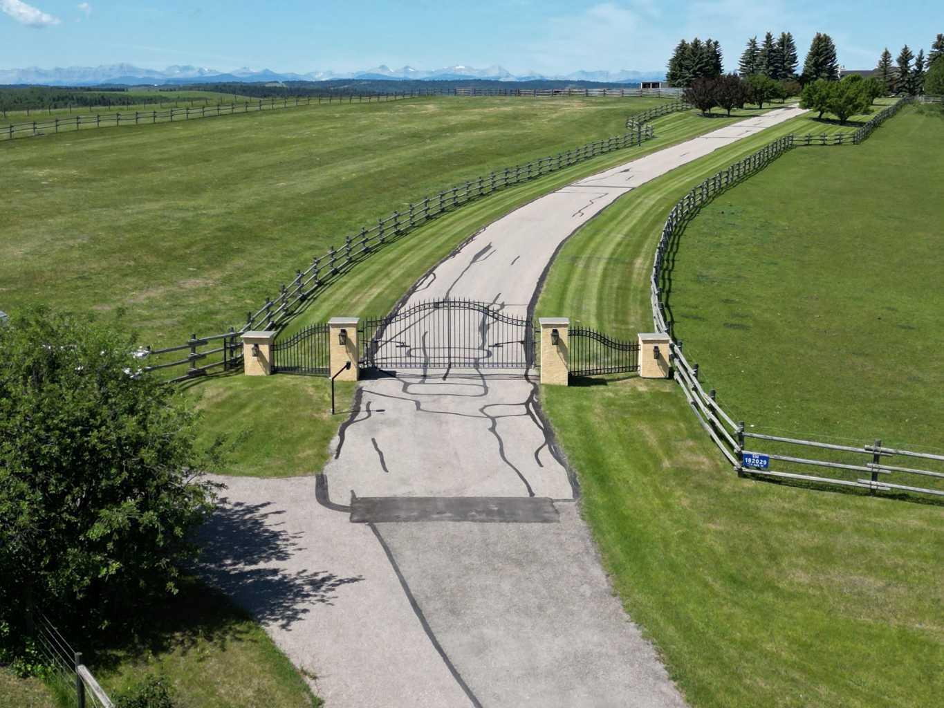 182029 174 Avenue W 100