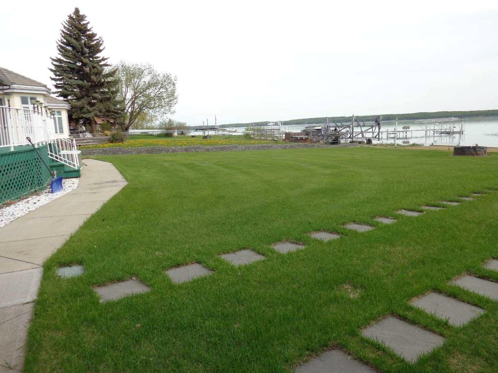 Photo of 3 Rustic Road, Norglenwold, AB T4S 1S5 (MLS # A2266251)