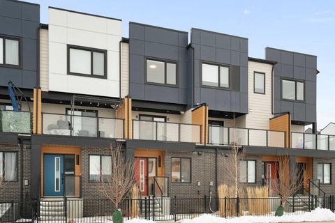 8528 21 Avenue SE Calgary AB L4H 3H5