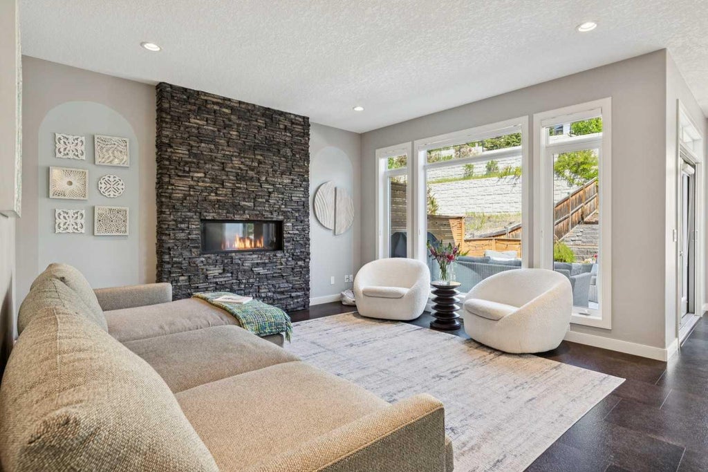 Photo of 119 Springbluff Boulevard SW, Calgary, AB T3H 4V3 (MLS # A2323703)