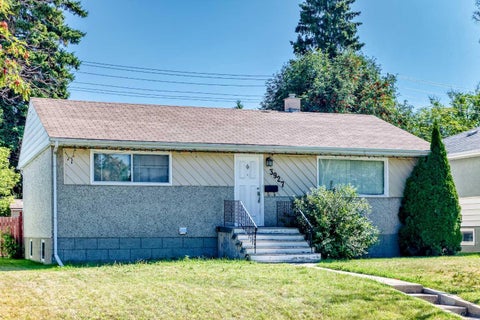 Photo of 3927 40A Avenue, Red Deer, AB T4N 2W9 (MLS # A2340600)
