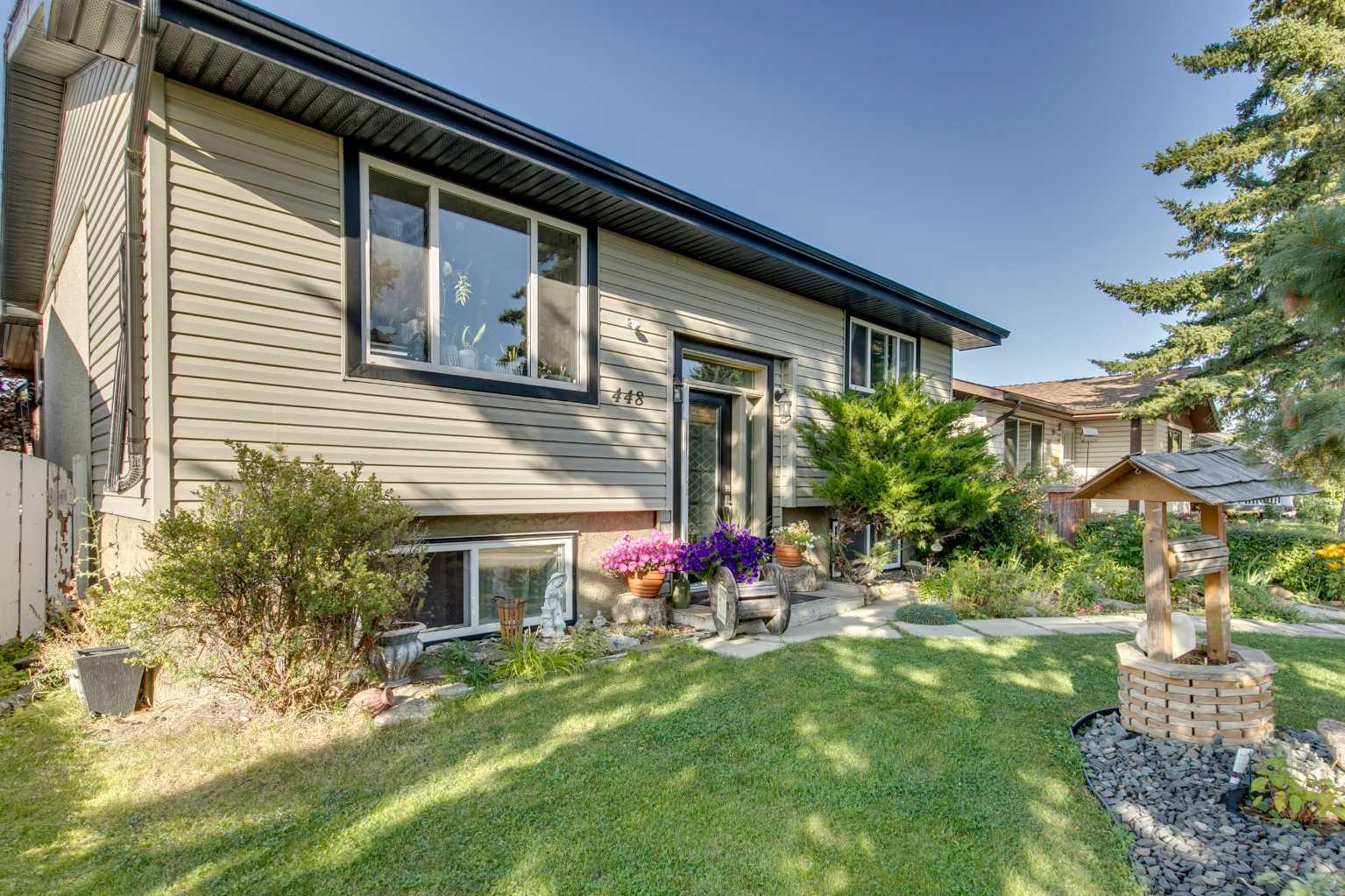 448 Malvern Close NE