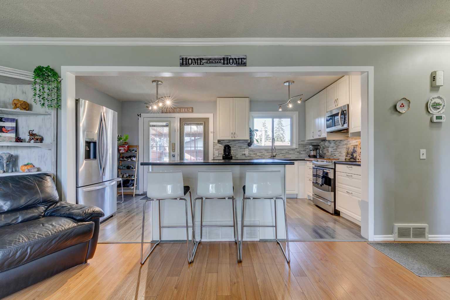 448 Malvern Close NE