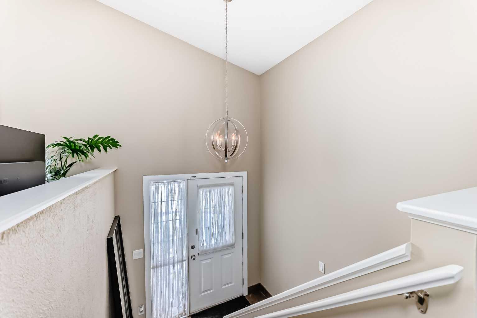 67 Bridleglen Manor SW