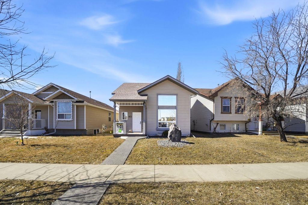 Photo of 116 Kentwood Drive, Red Deer, AB T4P 4C4 (MLS # A2300830)